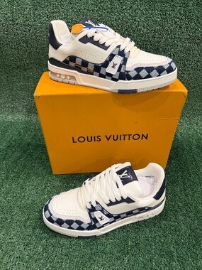 Louis Vuitton White & Navy Damier Low-Top Trainers